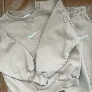 Kids Nike Tan Sweatshirt and Sweatpants Set